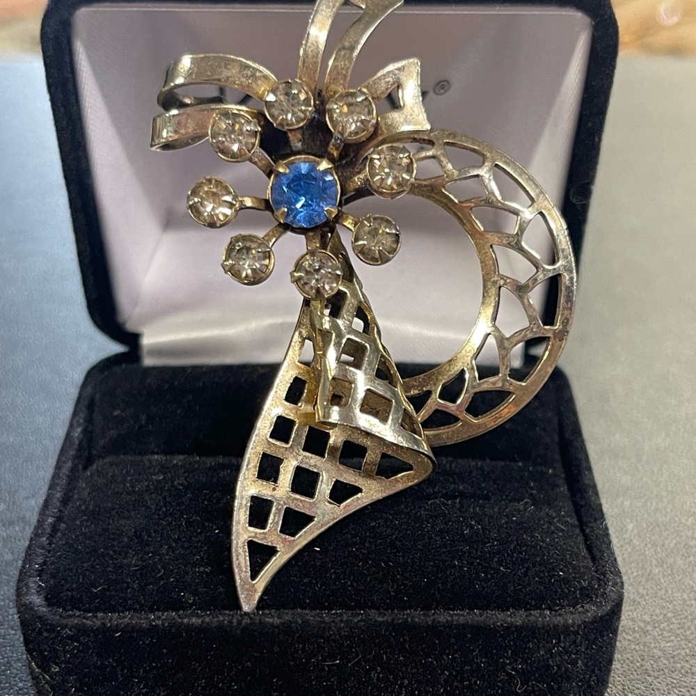 Elegant Silver and Blue Stone Brooch